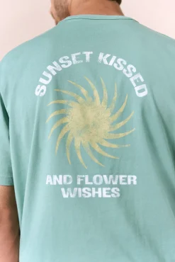 T-shirt gráfica lavada
