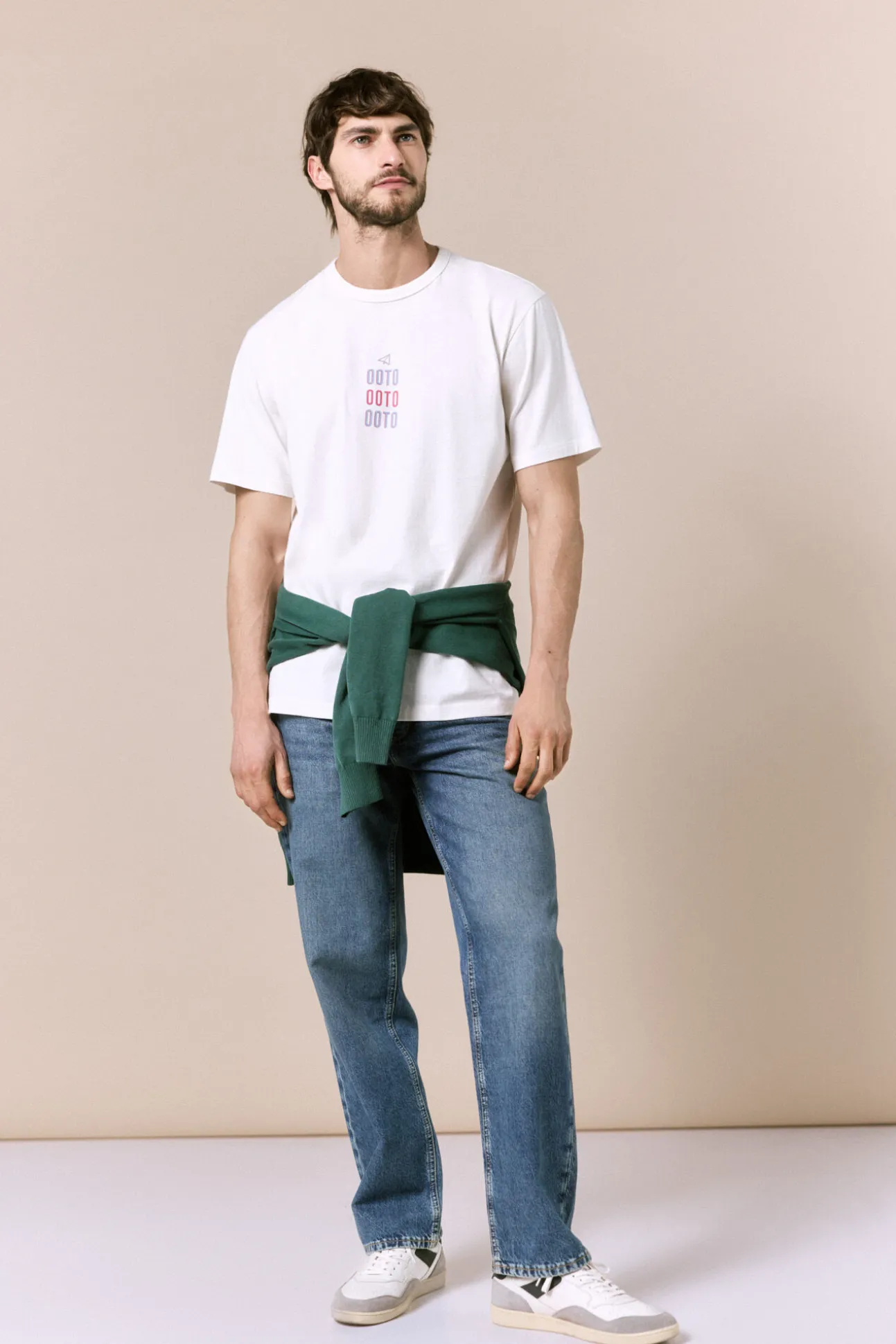 T-shirt lavada com logo