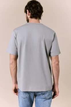 T-shirt lavada com logo
