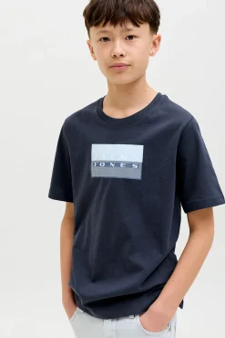 T-shirt logo