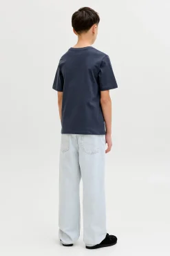 T-shirt logo