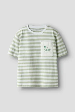 T-shirt manga curta às riscas