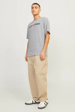 T-shirt regular com logo