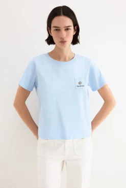 T-shirt básica com plaquinha