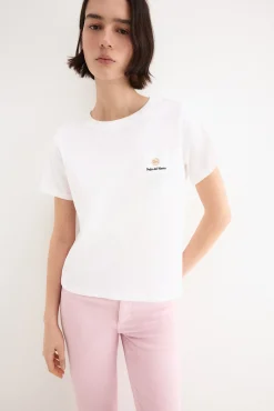T-shirt básica com plaquinha