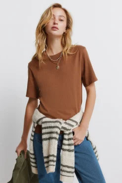 T-shirt básica em algodão