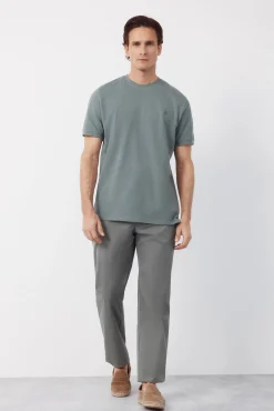 T-shirt básica em piqué