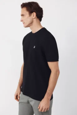 T-shirt básica em piqué