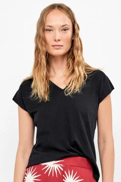 T-shirt cava em cetim