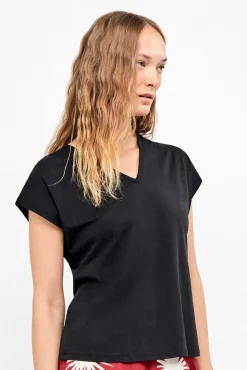 T-shirt cava em cetim
