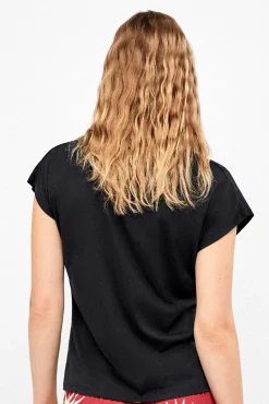 T-shirt cava em cetim