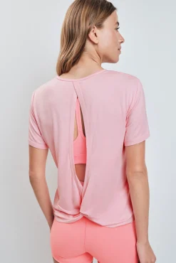 T-shirt com abertura nas costas rosa