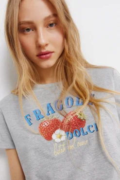 T-shirt com desenho de fruta
