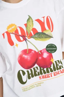 T-shirt com desenho na frente