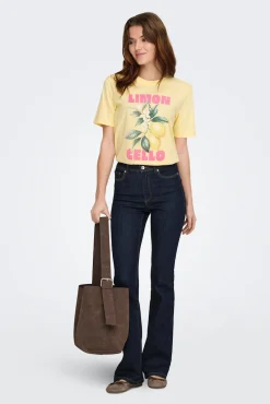 T-shirt com desenho na frente