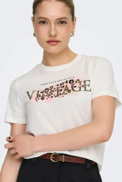 T-shirt com desenho na frente