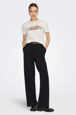 T-shirt com desenho na frente