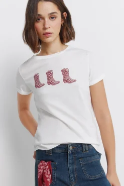 T-shirt com mangas dobradas