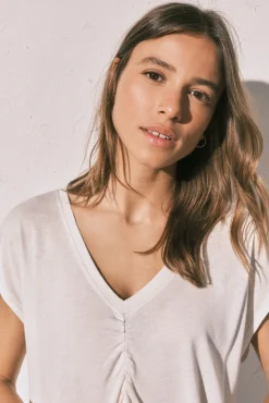 T-shirt curta em viscose e linho bege