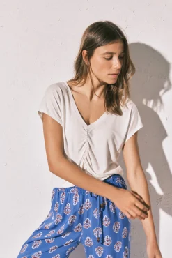 T-shirt curta em viscose e linho bege