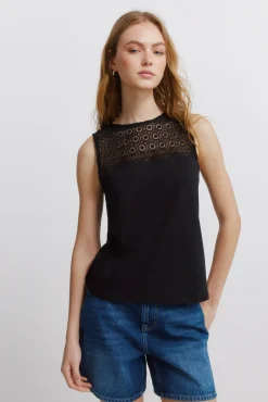 T-shirt de alças bordada