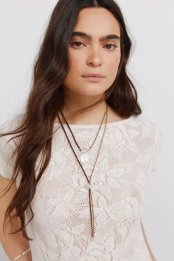 T-shirt de renda com transparências