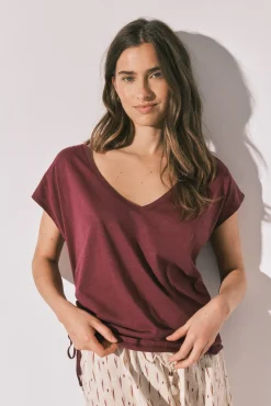 T-shirt em algodão com franzido grená