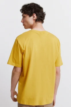T-shirt escura