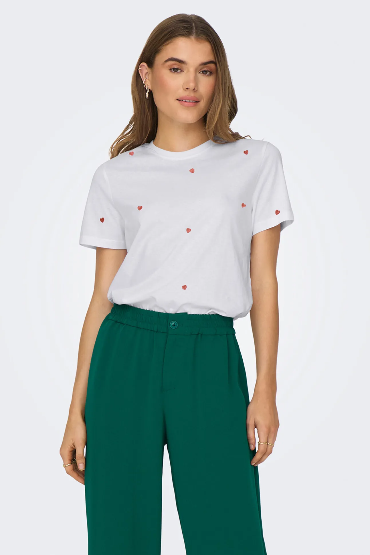 T-shirt manga curta com bordados