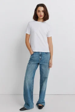 T-shirt manga curta com tachas