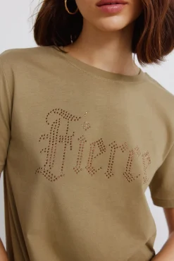 T-shirt manga curta com tachas