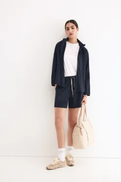 T-shirt oversize activewear com logo