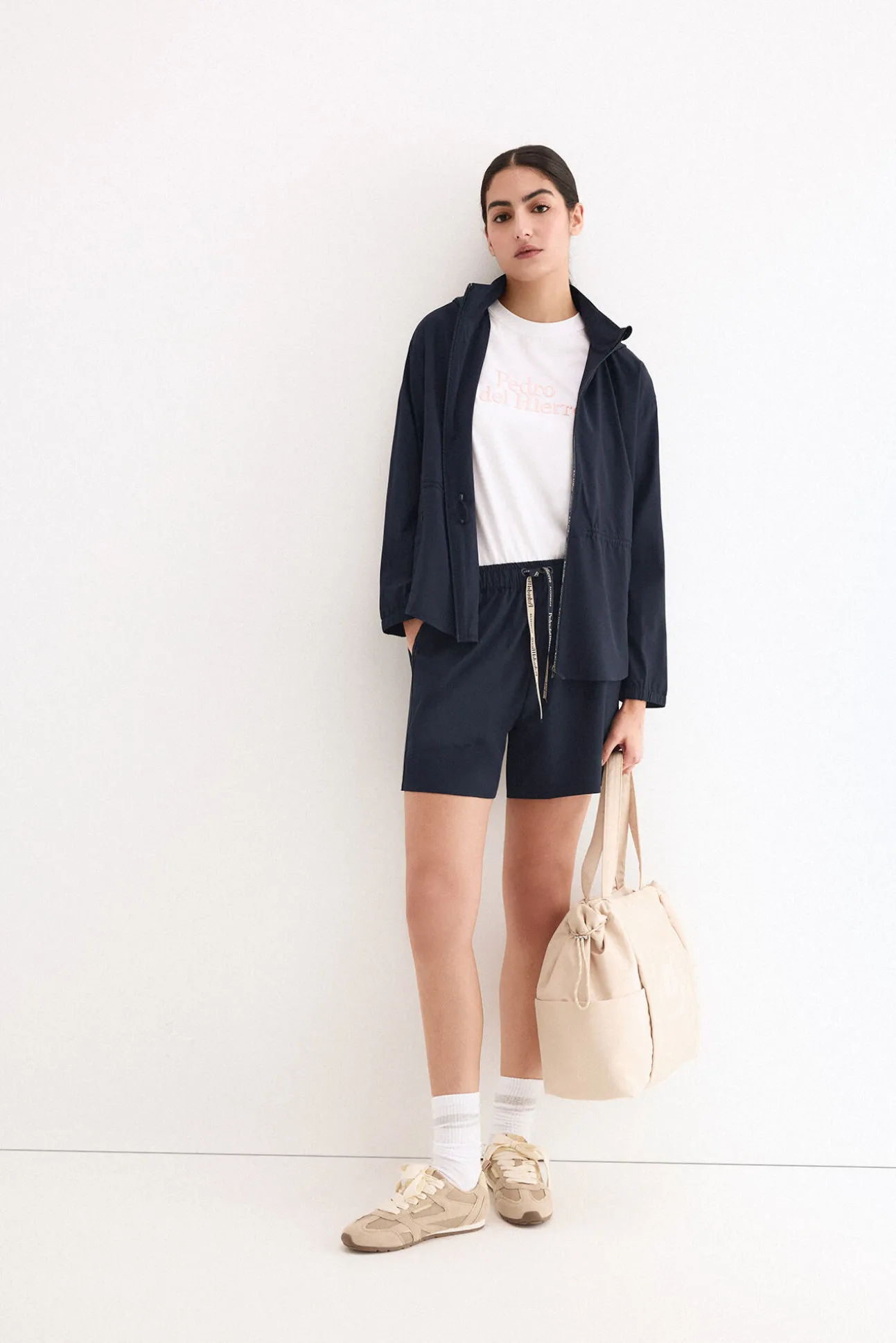 T-shirt oversize activewear com logo