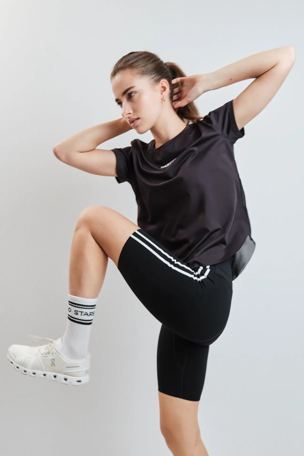 T-shirt técnica com painel mesh preta