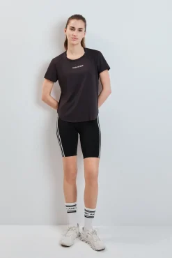 T-shirt técnica com painel mesh preta