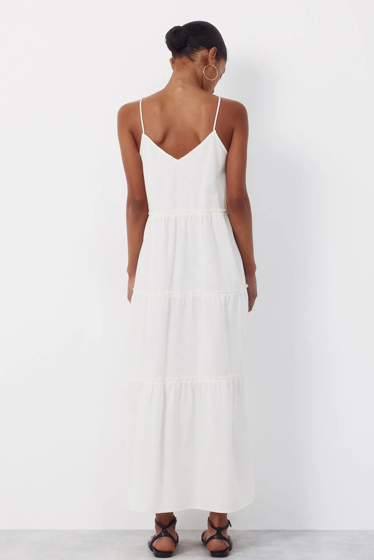 Vestido bordado com flores