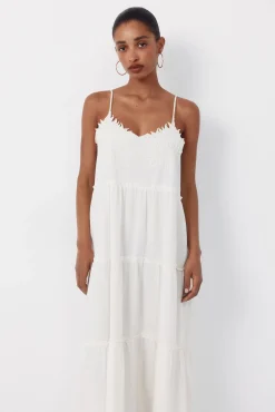 Vestido bordado com flores