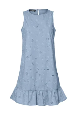 Vestido bordado com folho