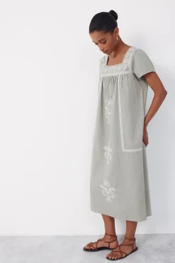 Vestido bordados florais