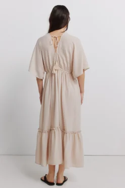 Vestido caftã com folhos