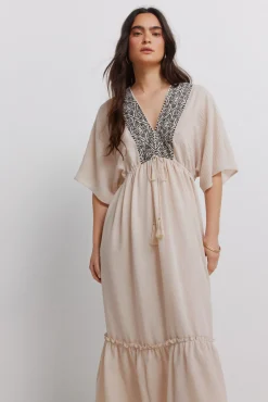 Vestido caftã com folhos