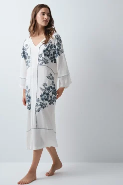 Vestido caftã em viscose estampado floral branco