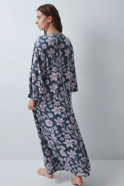 Vestido caftã em viscose estampado floral verde