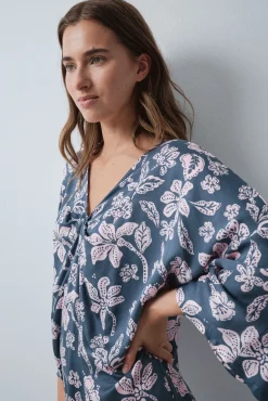 Vestido caftã em viscose estampado floral verde