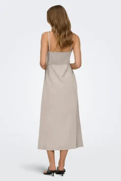 Vestido comprido abotoado