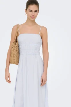 Vestido comprido com detalhes franzidos