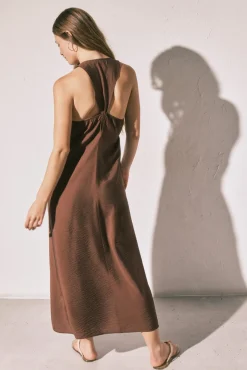 Vestido comprido fluido castanho