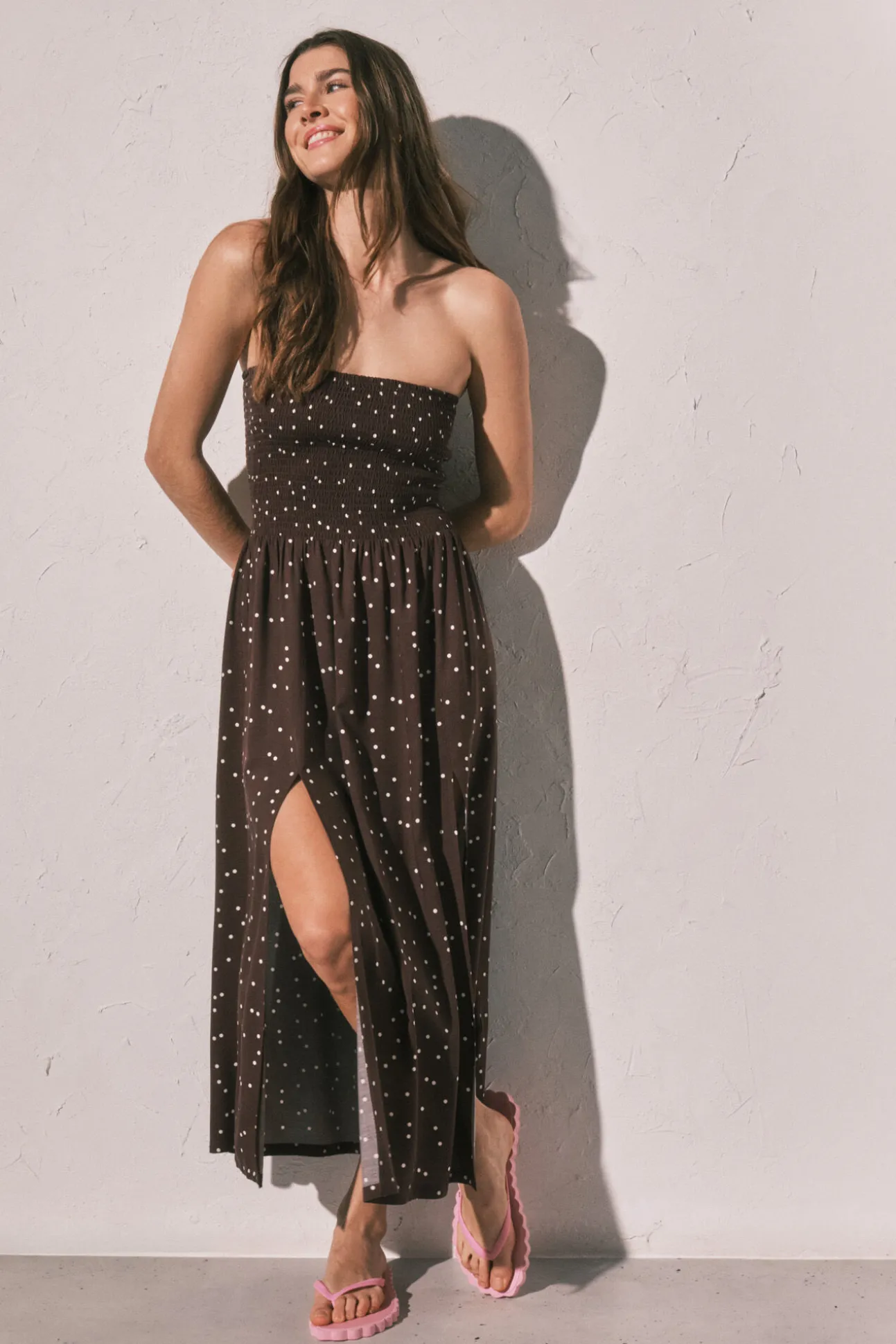 Vestido comprido sem alças estampado bolinhas