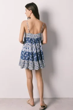 Vestido curto de alças estampado azul