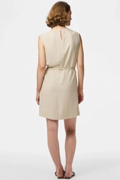 Vestido curto de linho sem mangas